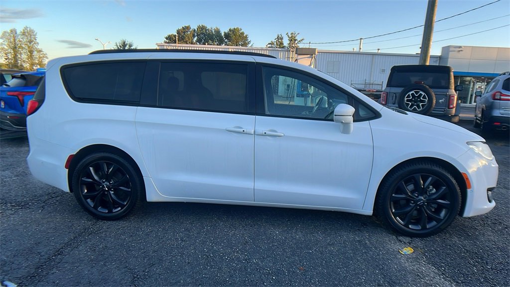 2020 Chrysler Pacifica Limited photo 4