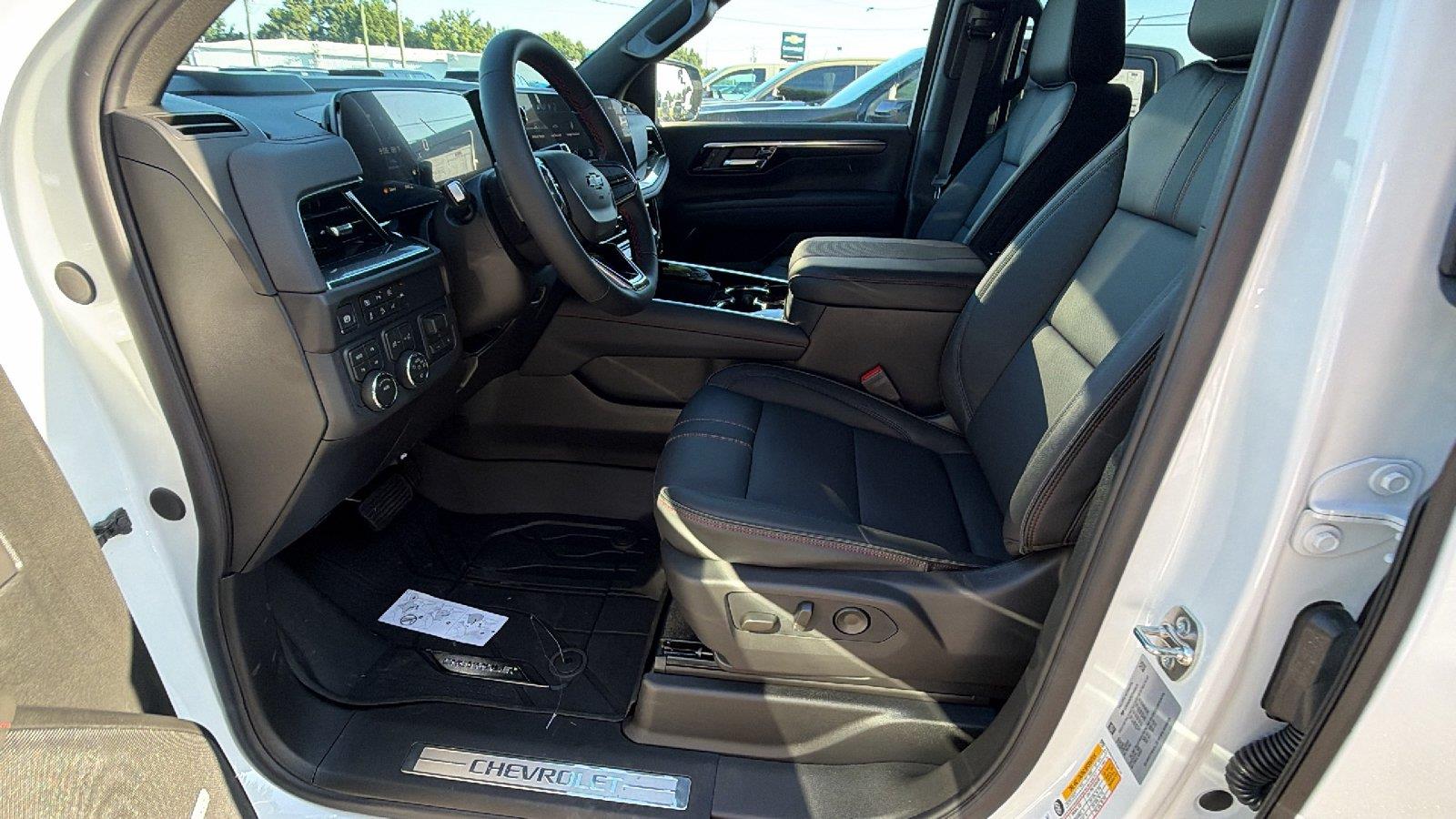 2026 Chevrolet Suburban RST - Photo 15