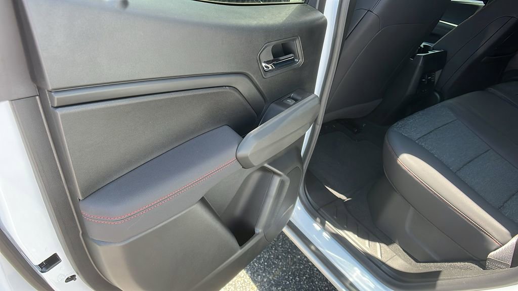 2025 Chevrolet Colorado Z71 - Photo 16