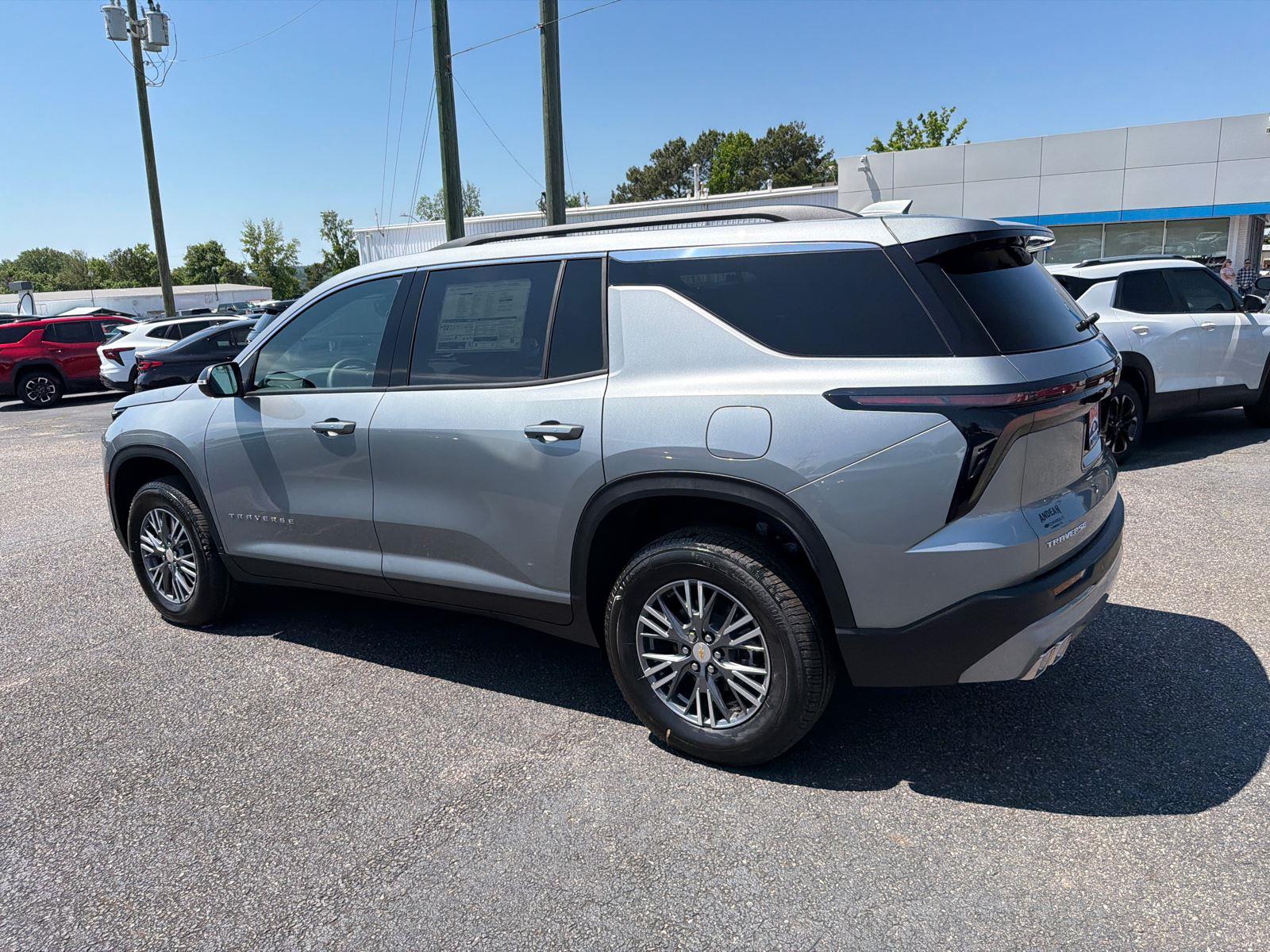 2026 Chevrolet Traverse LT - Photo 8