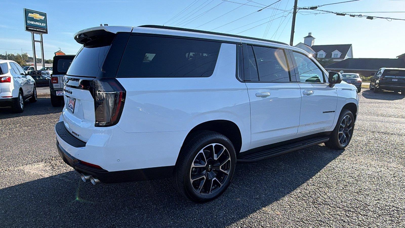 2026 Chevrolet Suburban RST - Photo 8