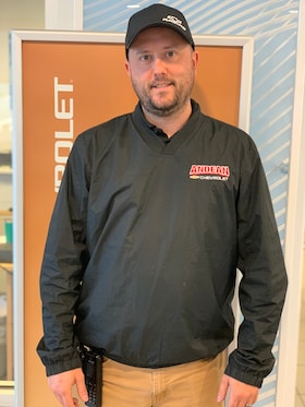 Staff member MICKEY SANDERS from ID_b3f98d773bf2