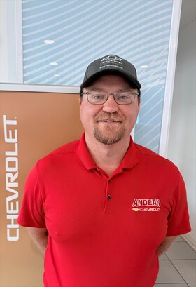 Staff member Zach Evans from ID_2f88e3cd6705