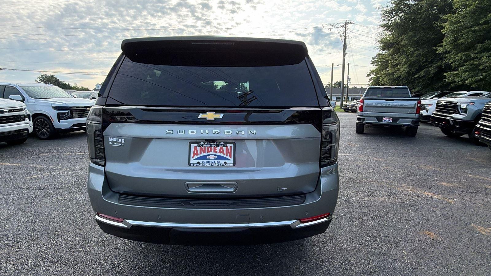 2026 Chevrolet Suburban LT - Photo 9
