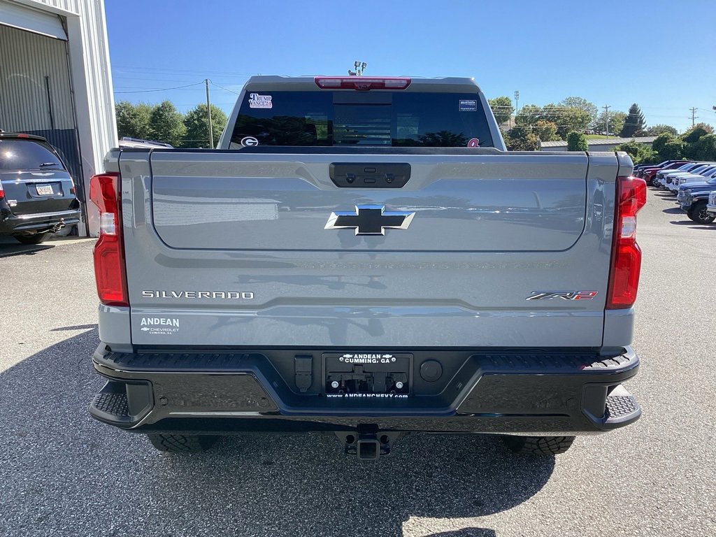 2025 Chevrolet Silverado 1500 ZR2 photo 3