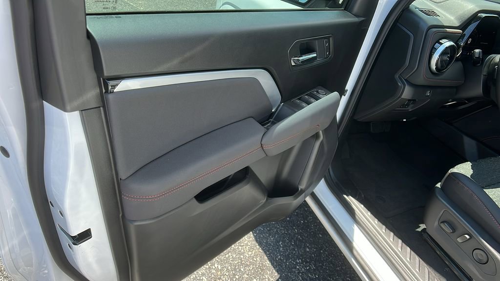 2025 Chevrolet Colorado Z71 - Photo 11