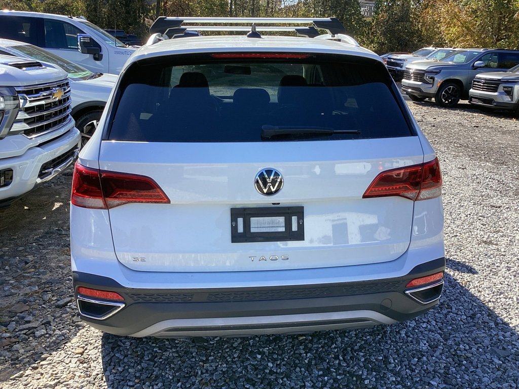 2022 Volkswagen Taos SE photo 3