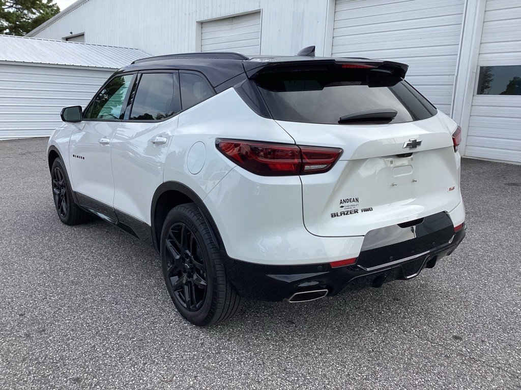 2023 Chevrolet Blazer RS photo 3