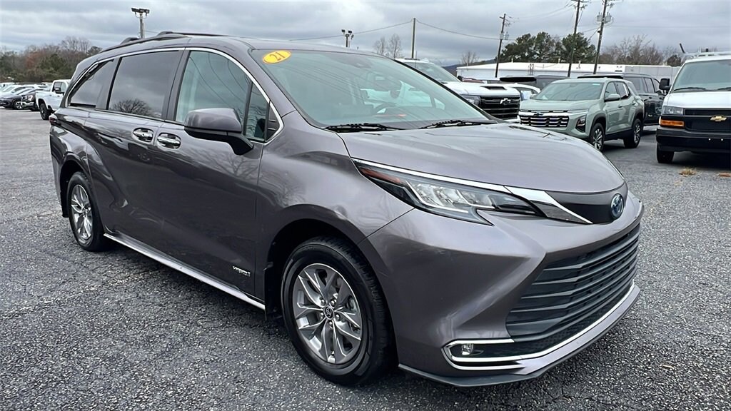 Used 2021 Toyota Sienna XLE Van