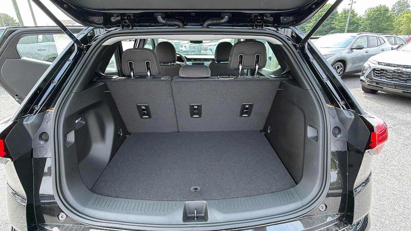 2027 Chevrolet Bolt LT - Photo 10