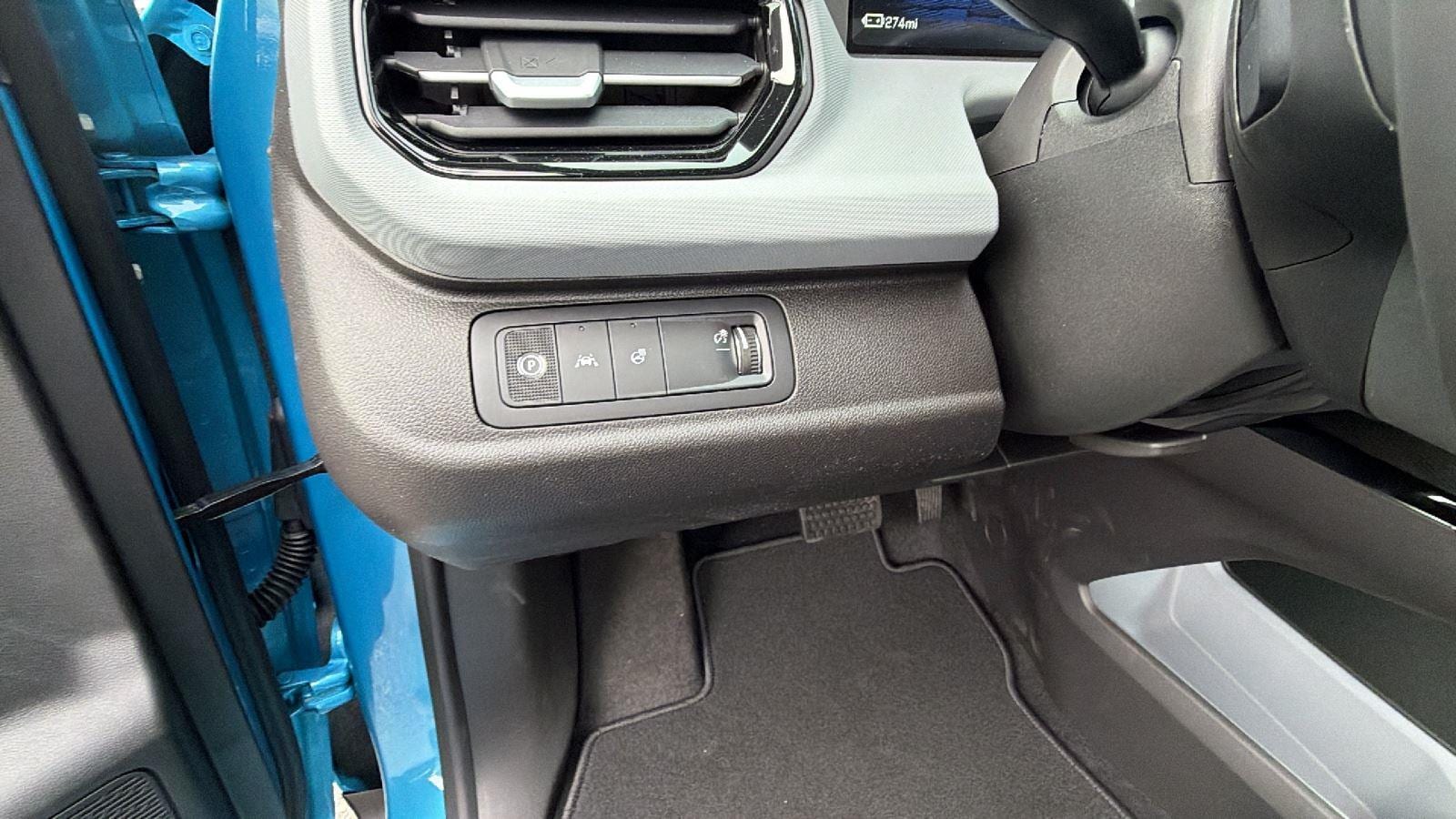 2027 Chevrolet Bolt LT - Photo 18