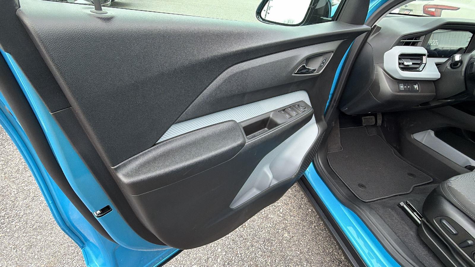 2027 Chevrolet Bolt LT - Photo 11