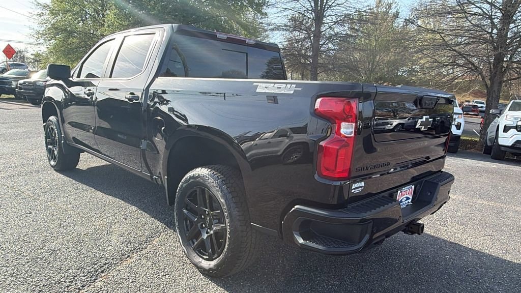 View vehicle photo 7