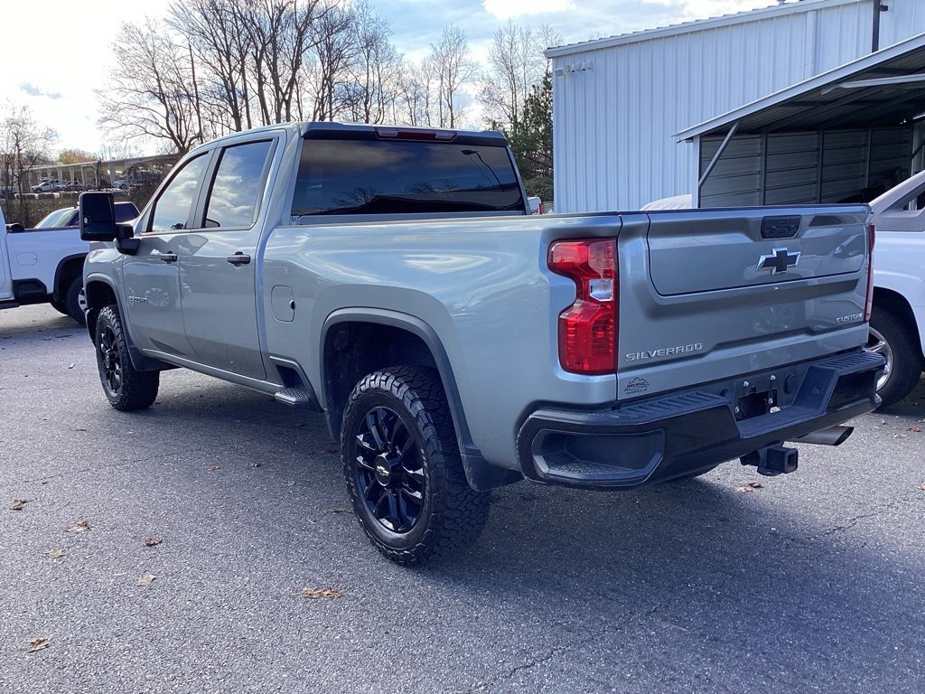 2024 Chevrolet Silverado 2500HD Custom photo 2