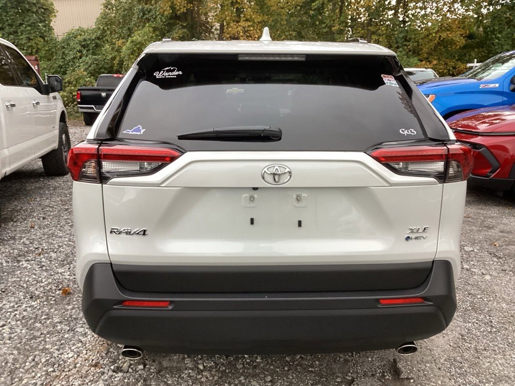 2025 Toyota RAV4 Hybrid XLE Premium photo 3
