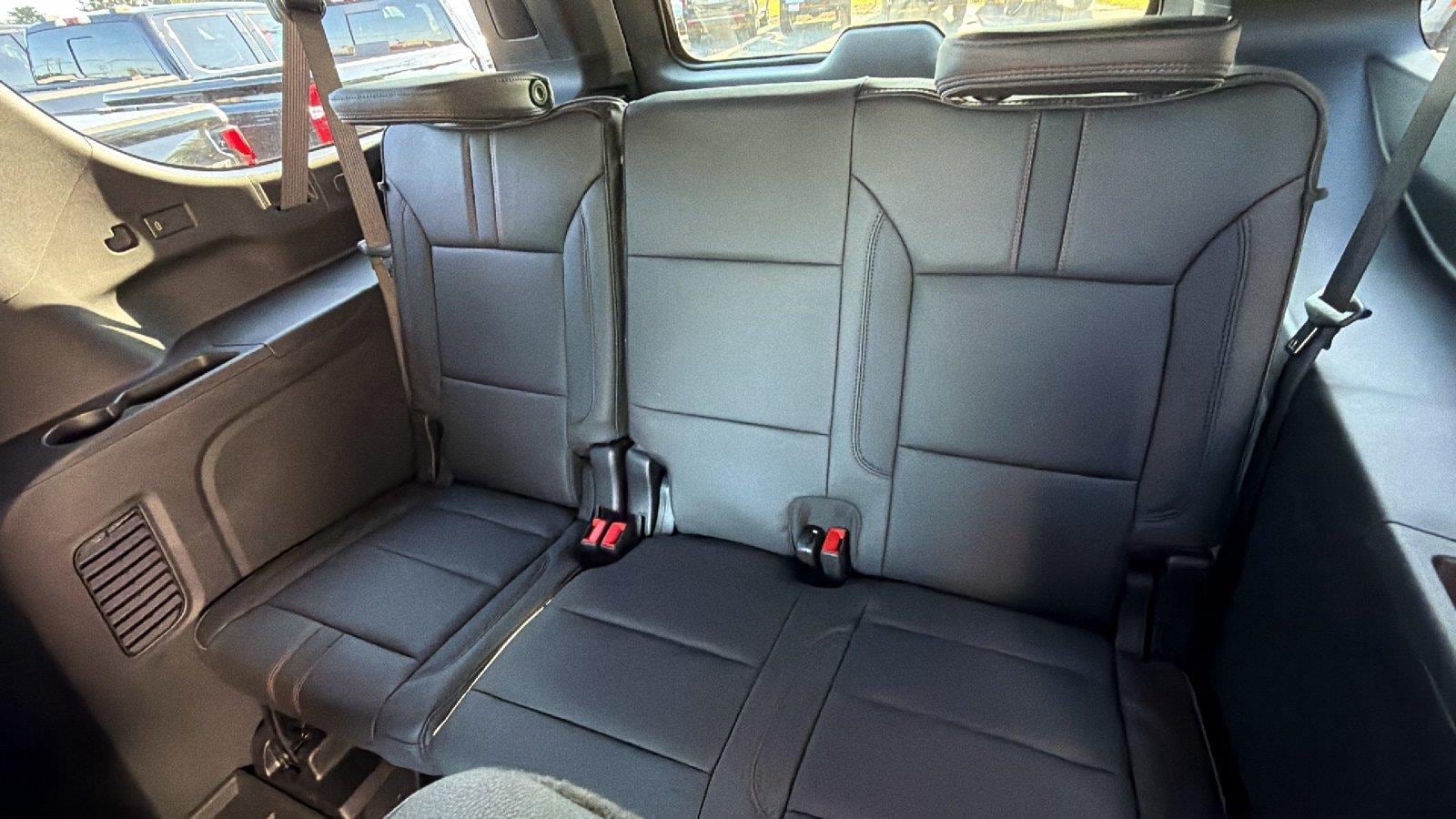 2026 Chevrolet Suburban RST - Photo 19