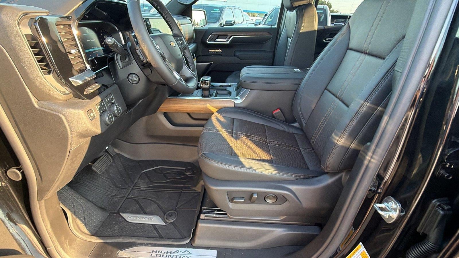 2026 Chevrolet Silverado 1500 High Country - Photo 17