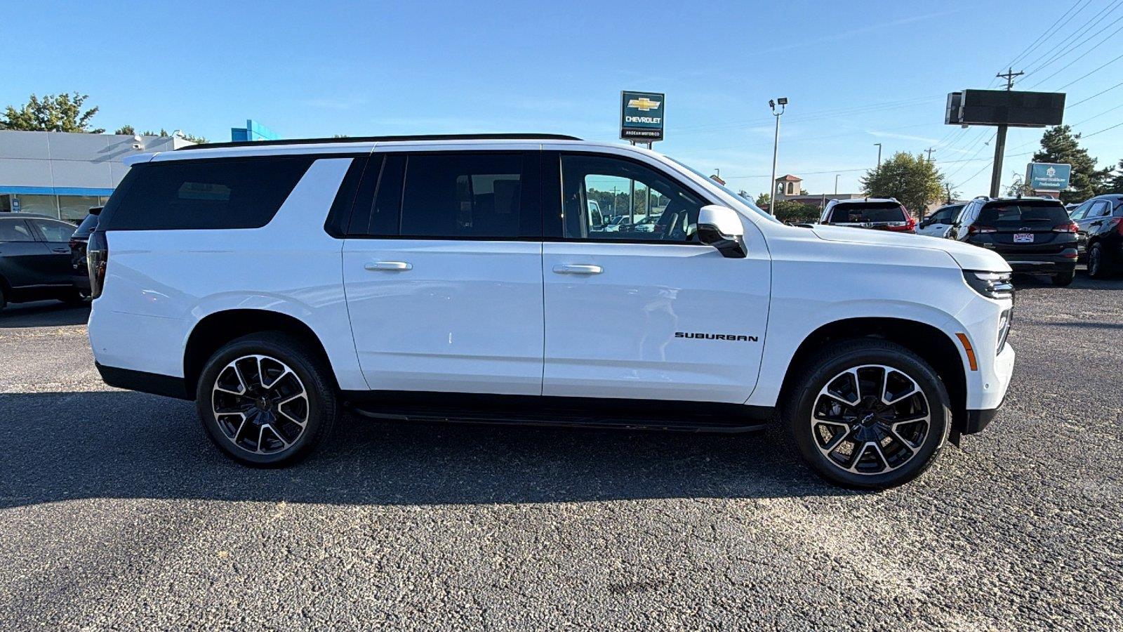 2026 Chevrolet Suburban RST - Photo 7