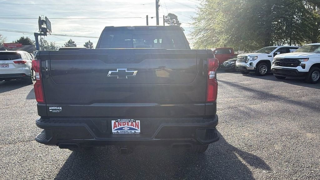 View vehicle photo 6