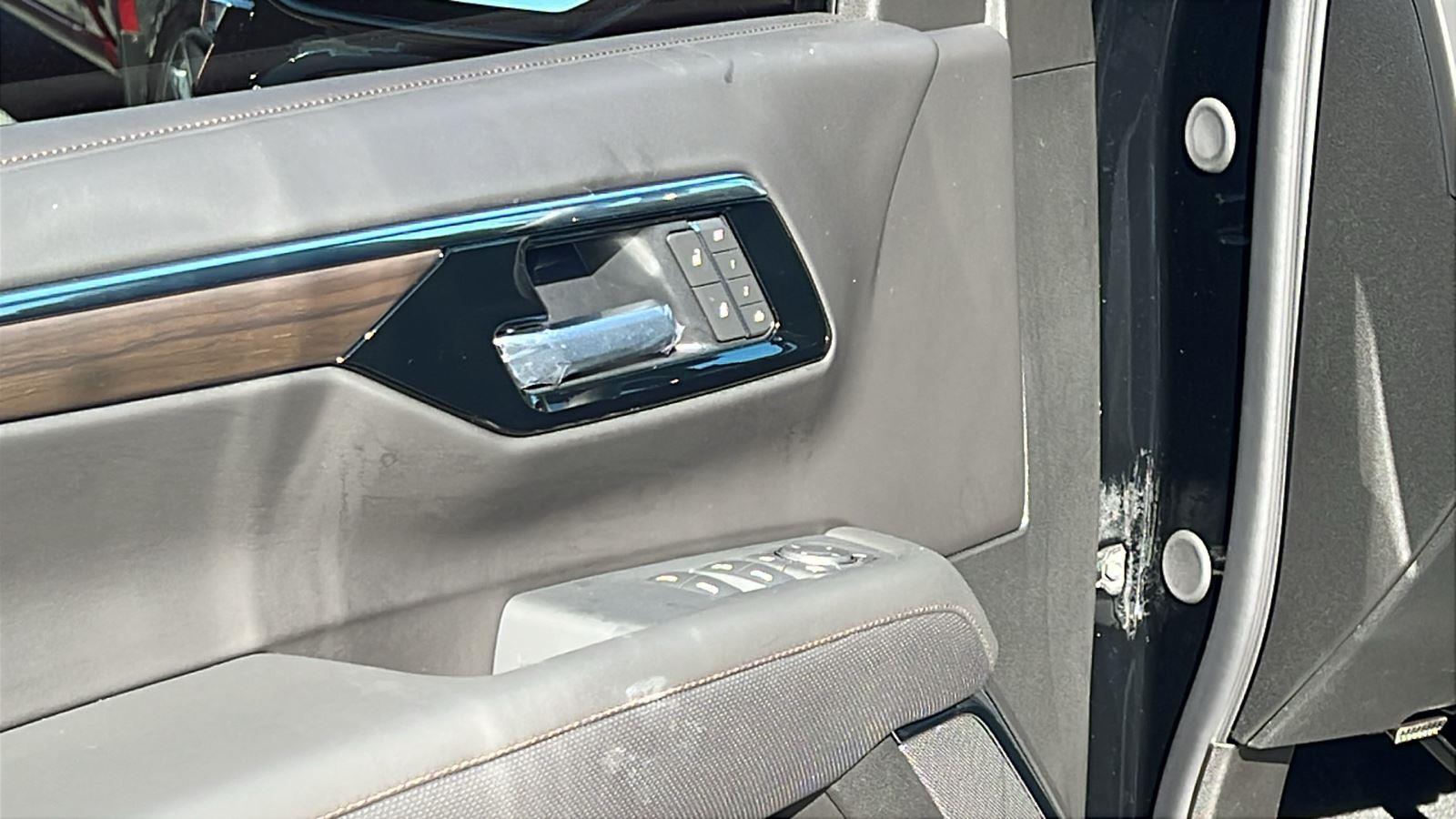 2026 Chevrolet Suburban High Country - Photo 12