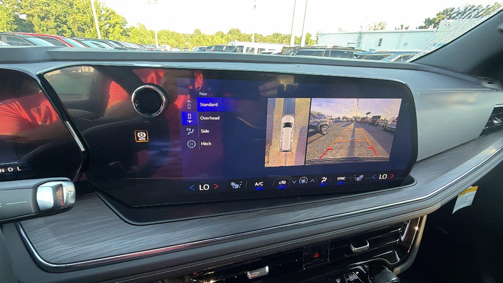 2026 Chevrolet Suburban Z71 - Photo 29