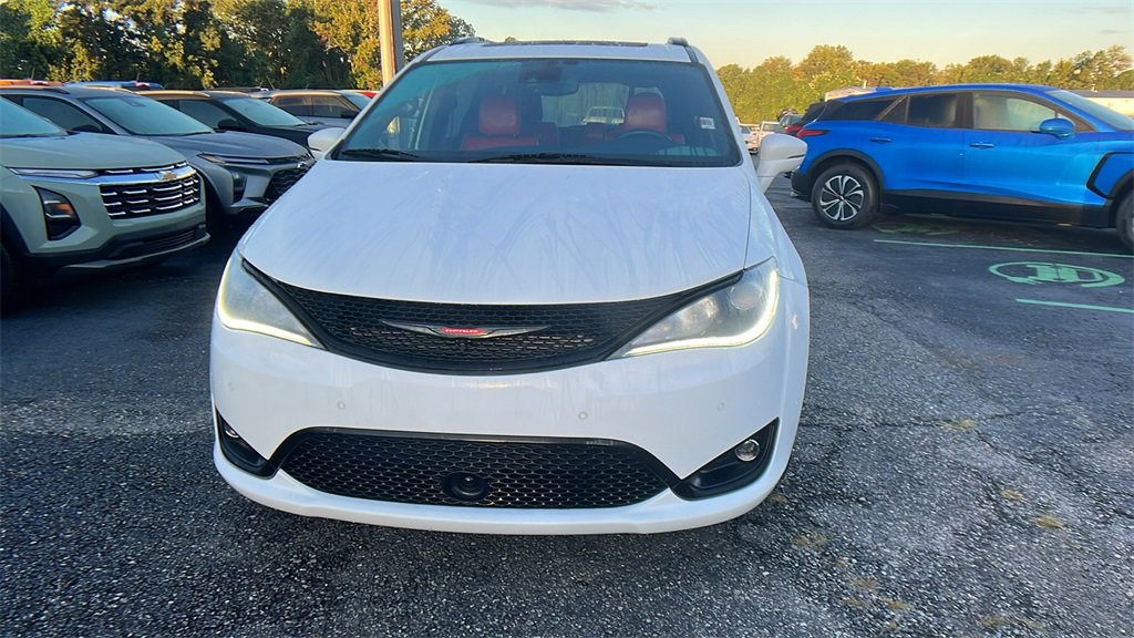 2020 Chrysler Pacifica Limited photo 2