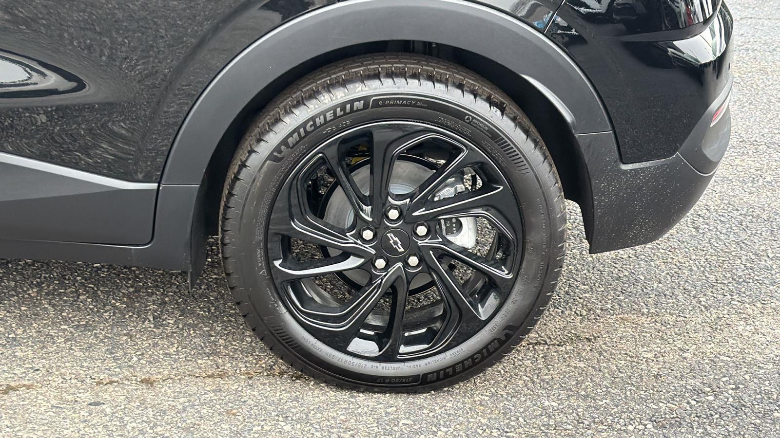 2027 Chevrolet Bolt RS - Photo 9