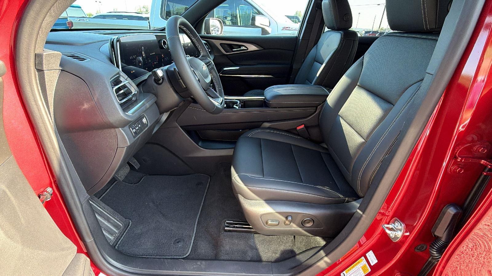 2026 Chevrolet Traverse LT - Photo 14