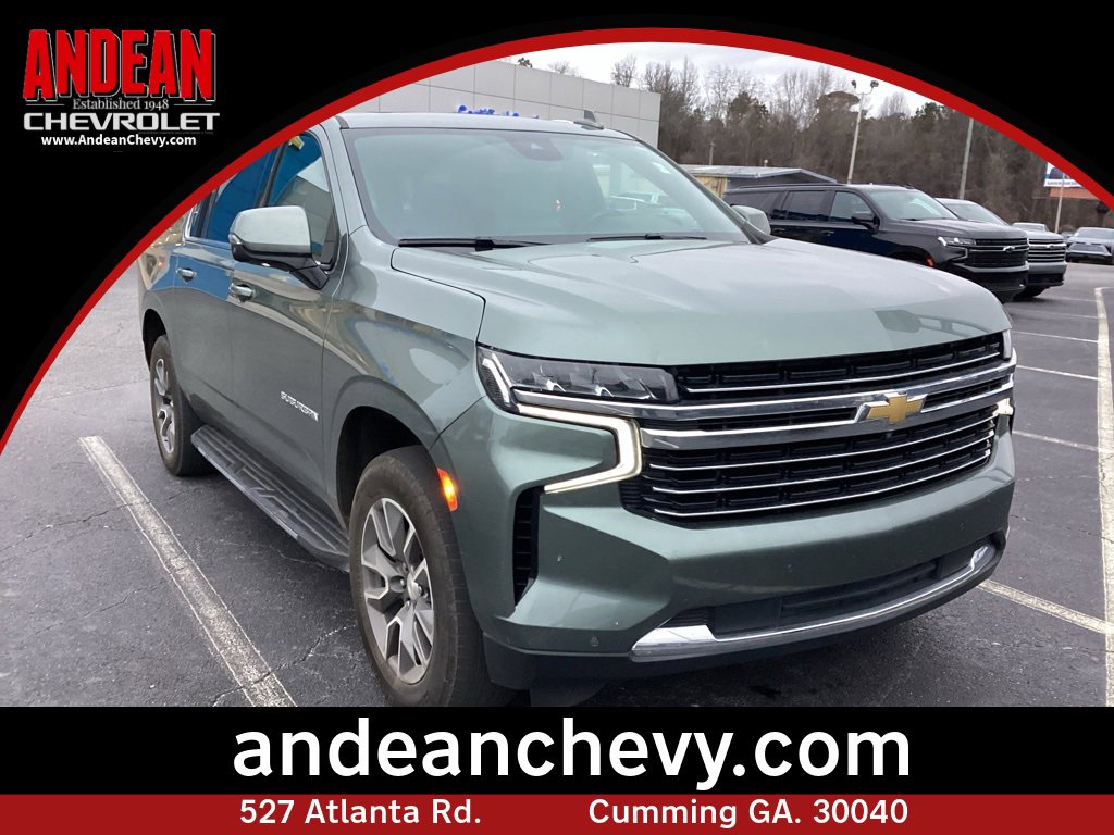 2023 Chevrolet Suburban LT's photo