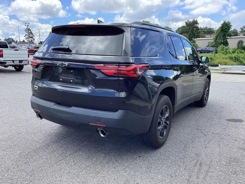 Used 2022 Chevrolet Traverse LT Leather SUV