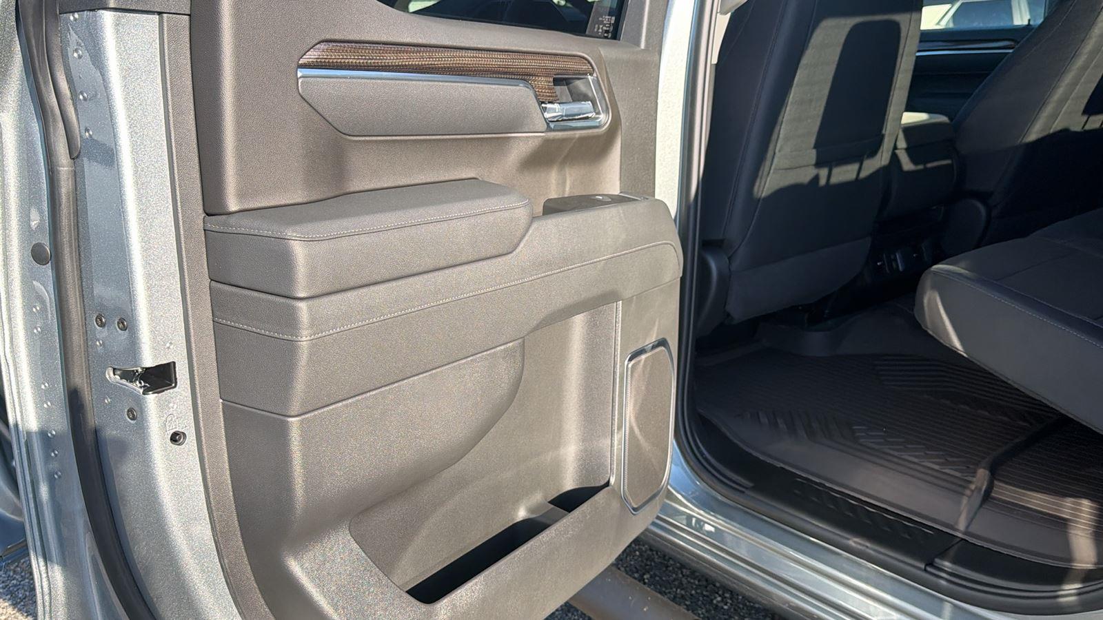 2026 Chevrolet Silverado 1500 RST - Photo 18