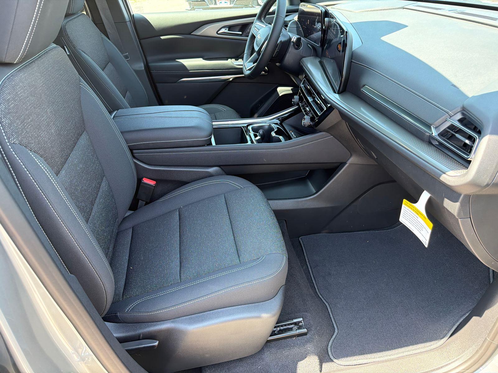 2026 Chevrolet Traverse LT - Photo 13