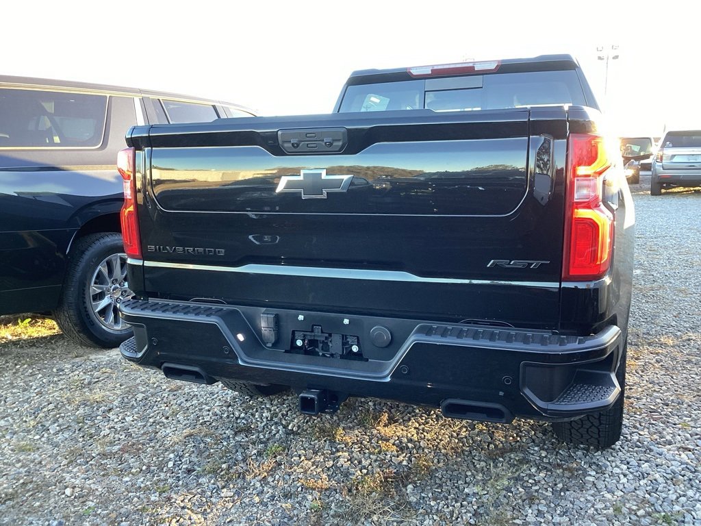 2025 Chevrolet Silverado 1500 RST photo 2