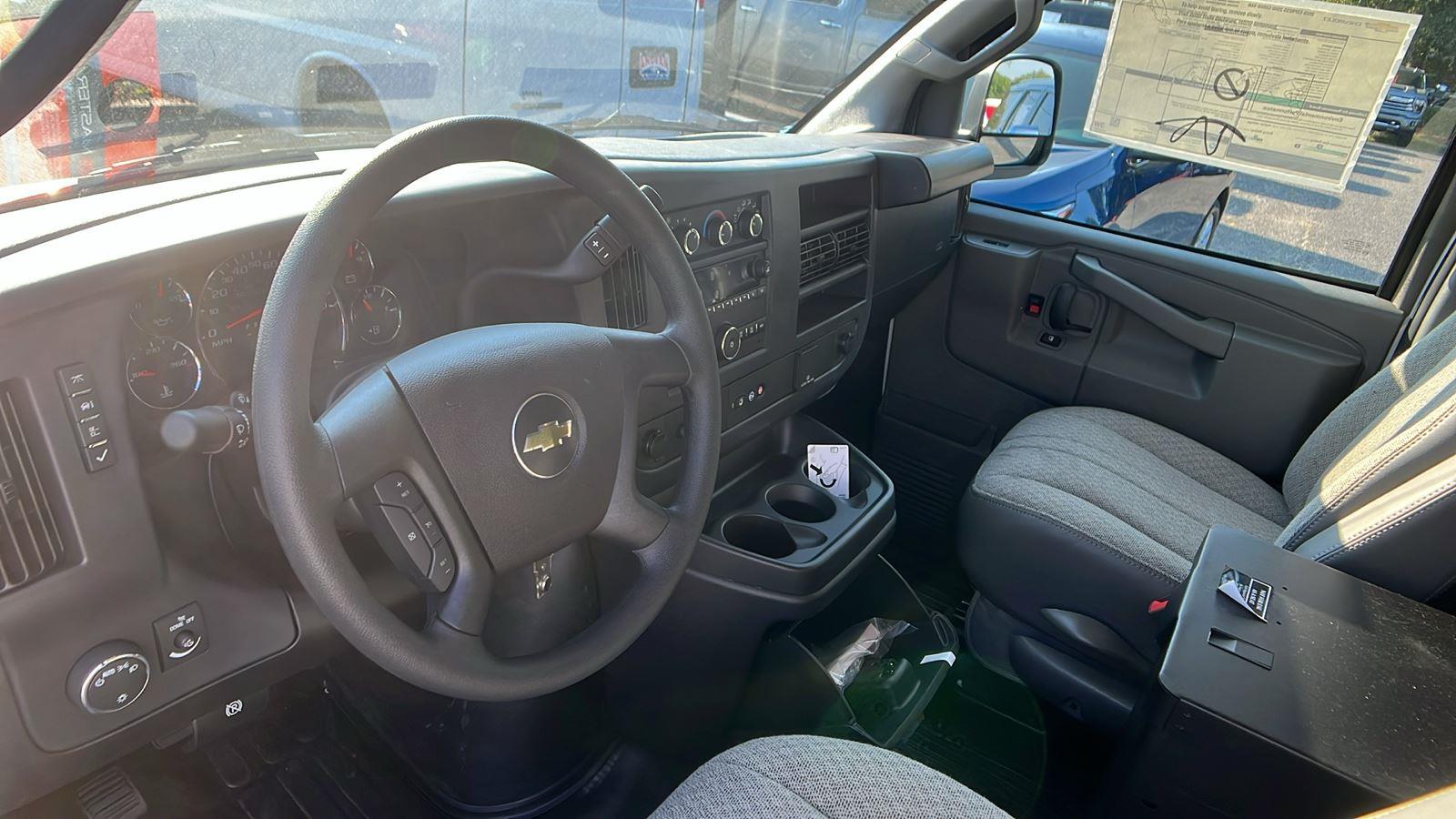 2025 Chevrolet Express Cargo Work Van - Photo 17