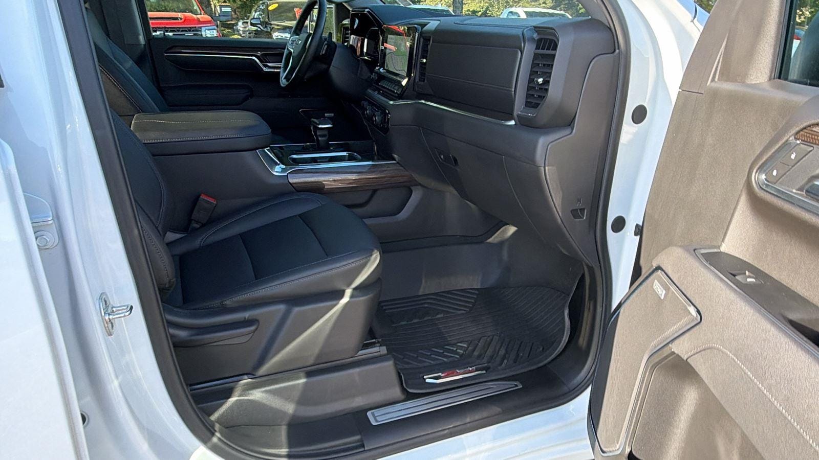 2025 Chevrolet Silverado 1500 LT Trail Boss - Photo 16