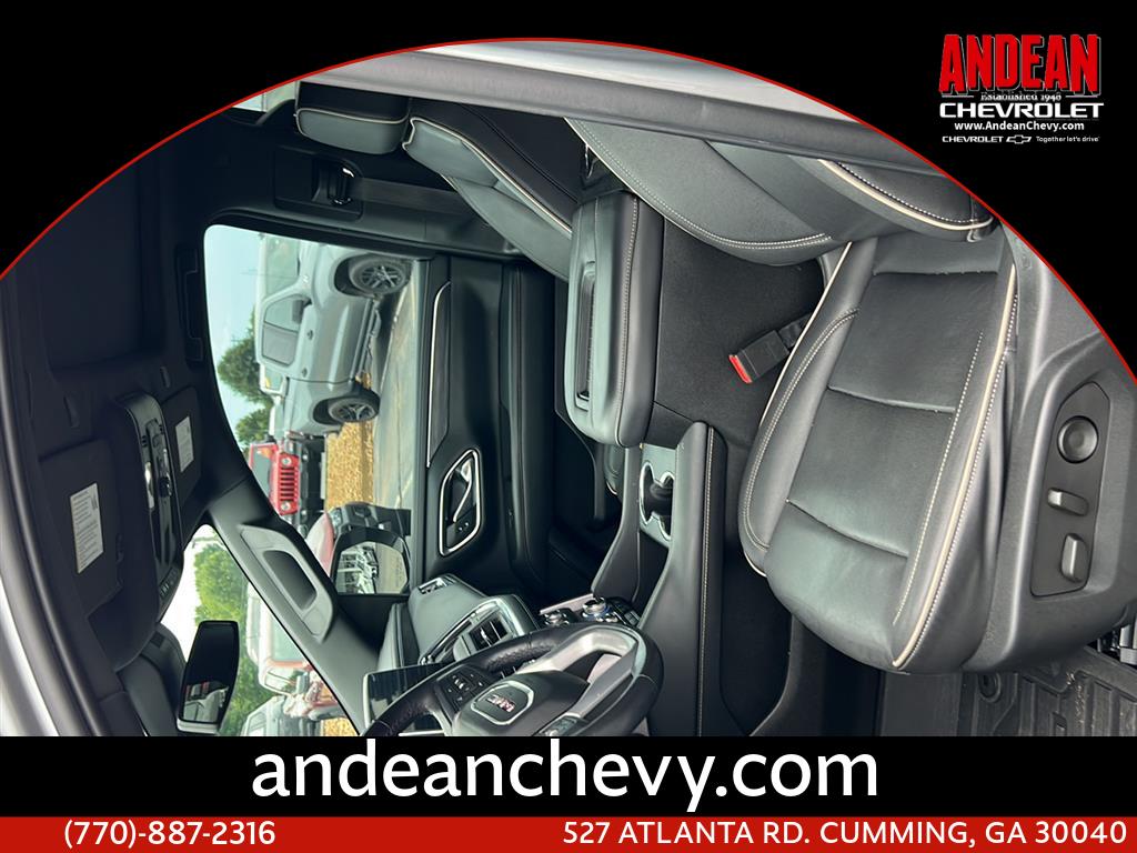 2023 GMC Yukon 4WD SLT's photo