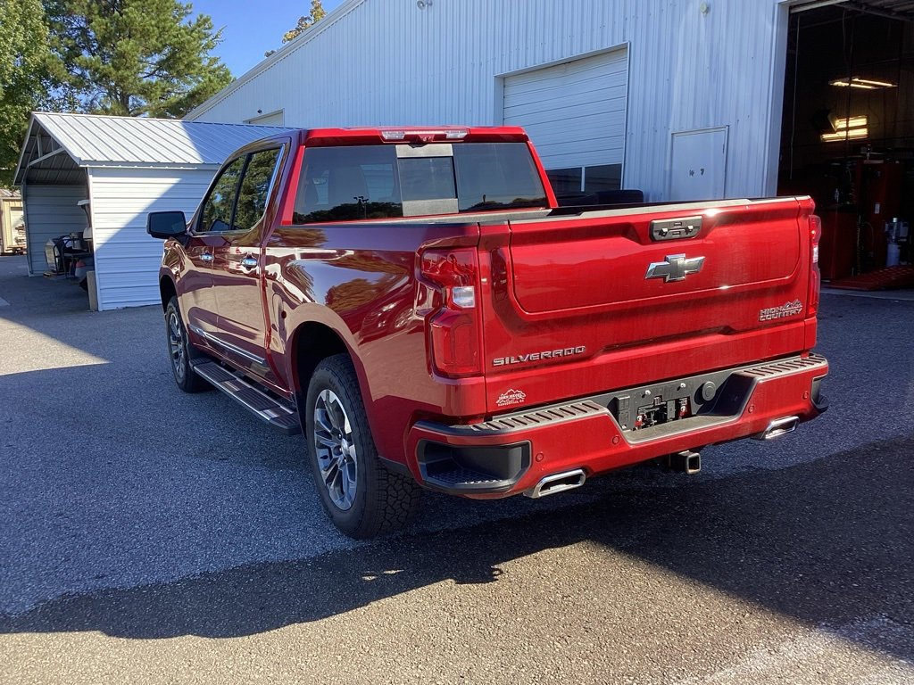 2025 Chevrolet Silverado 1500 High Country photo 3