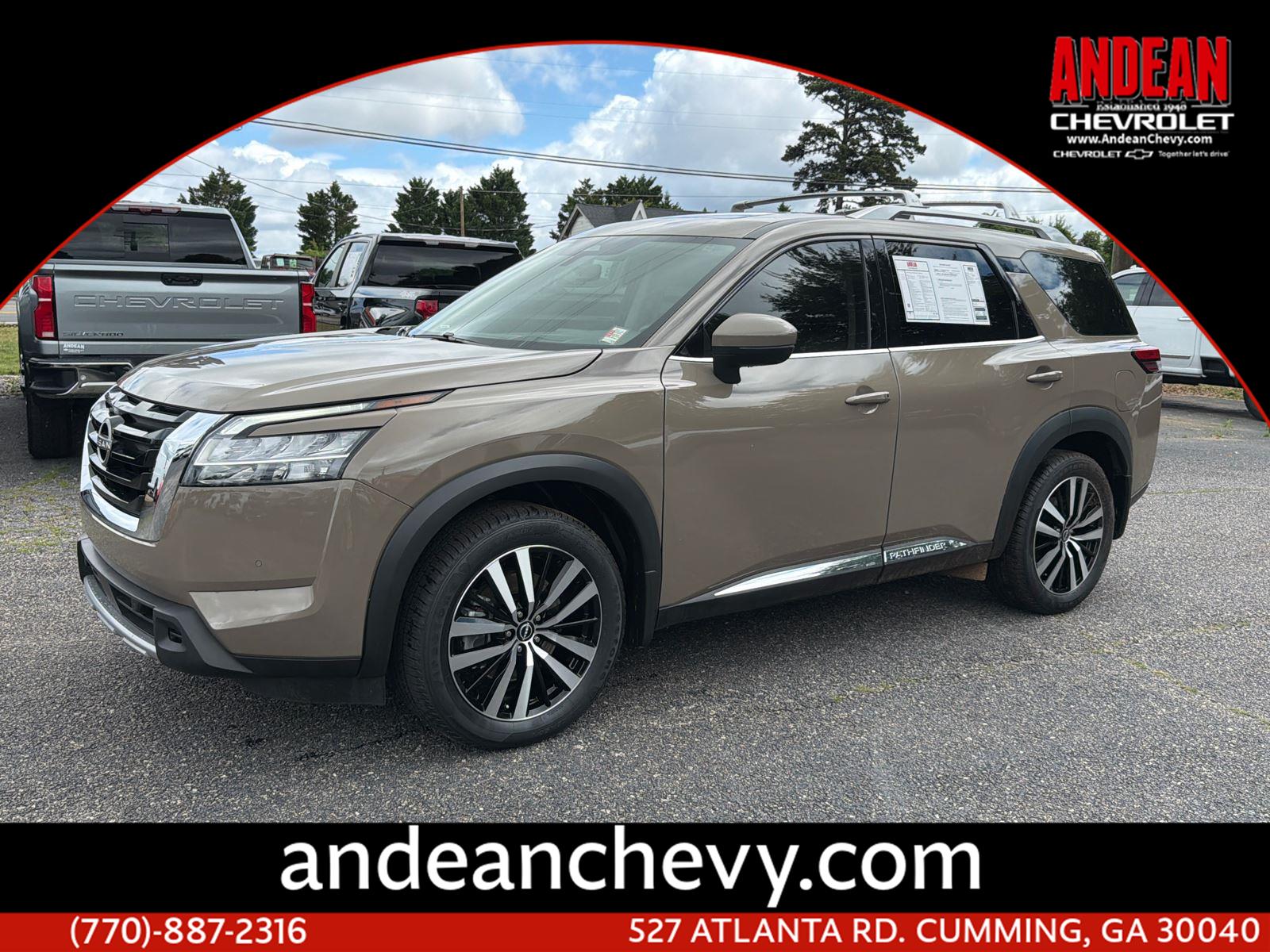 2024 Nissan Pathfinder Platinum 2WD's photo