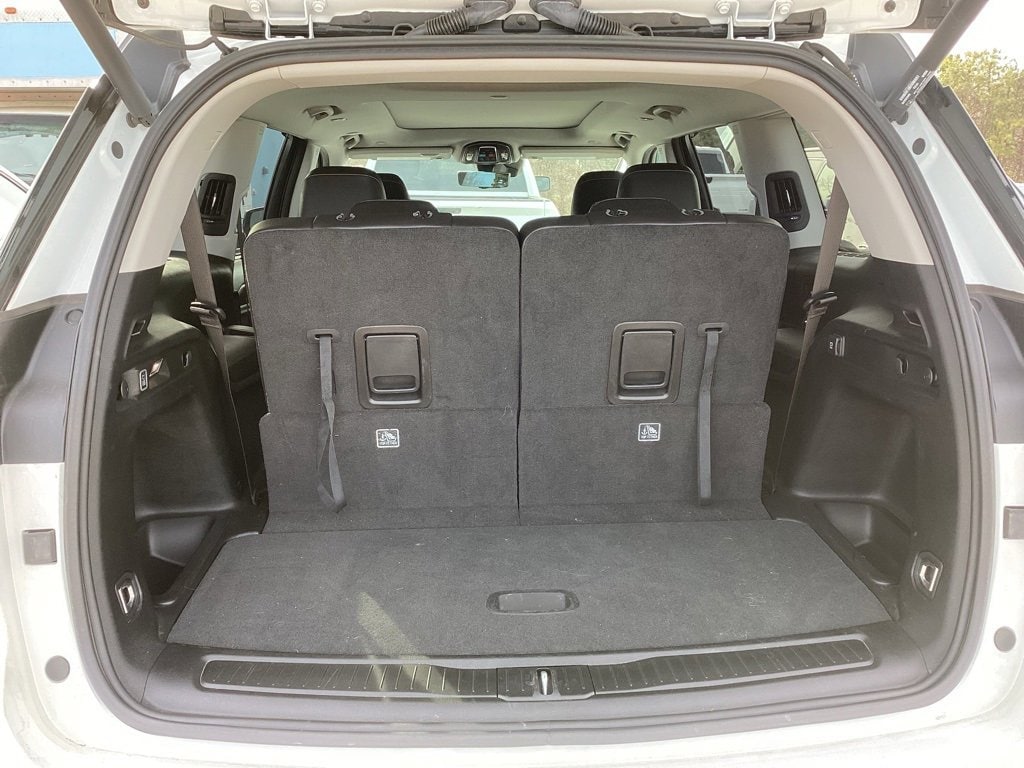 Used 2023 Jeep Grand Cherokee L Limited 4x4 SUV