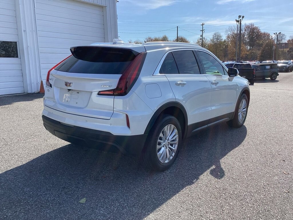 Used 2024 CADILLAC XT4 Luxury SUV