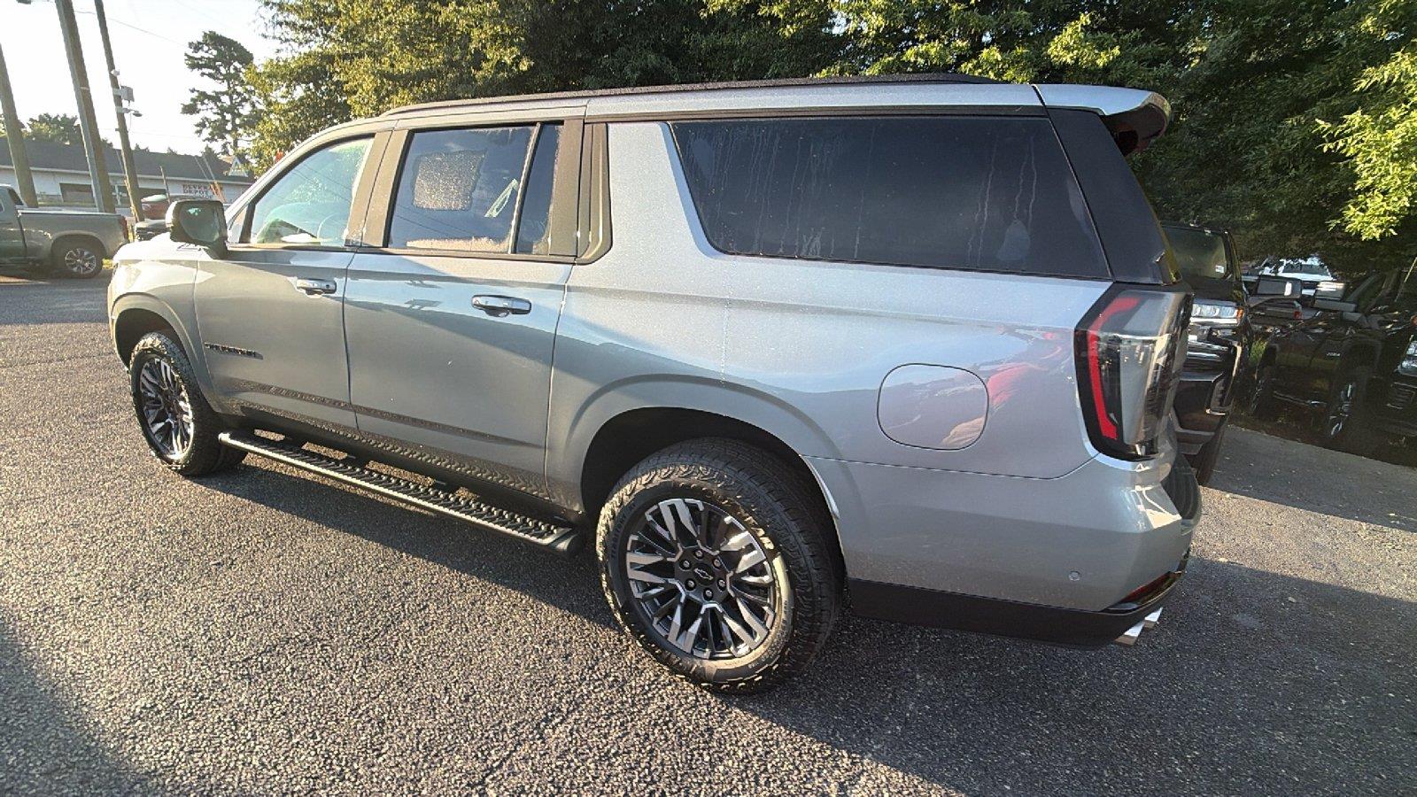 2026 Chevrolet Suburban Z71 - Photo 10