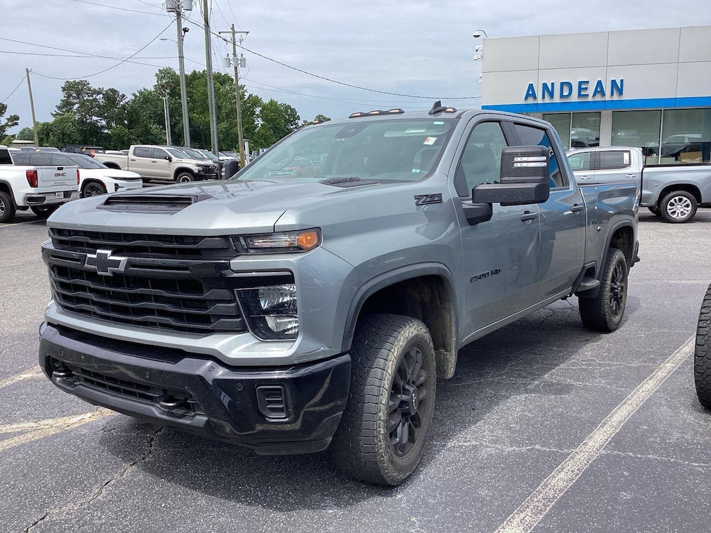 Used 2025 Chevrolet Silverado 2500 HD Custom Truck Crew Cab