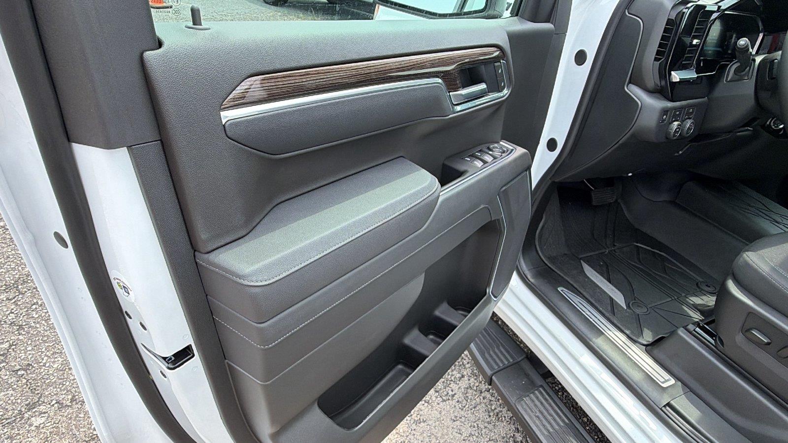2026 Chevrolet Silverado 1500 RST - Photo 14