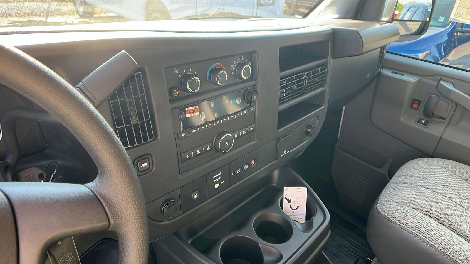 2025 Chevrolet Express Cargo Work Van - Photo 20
