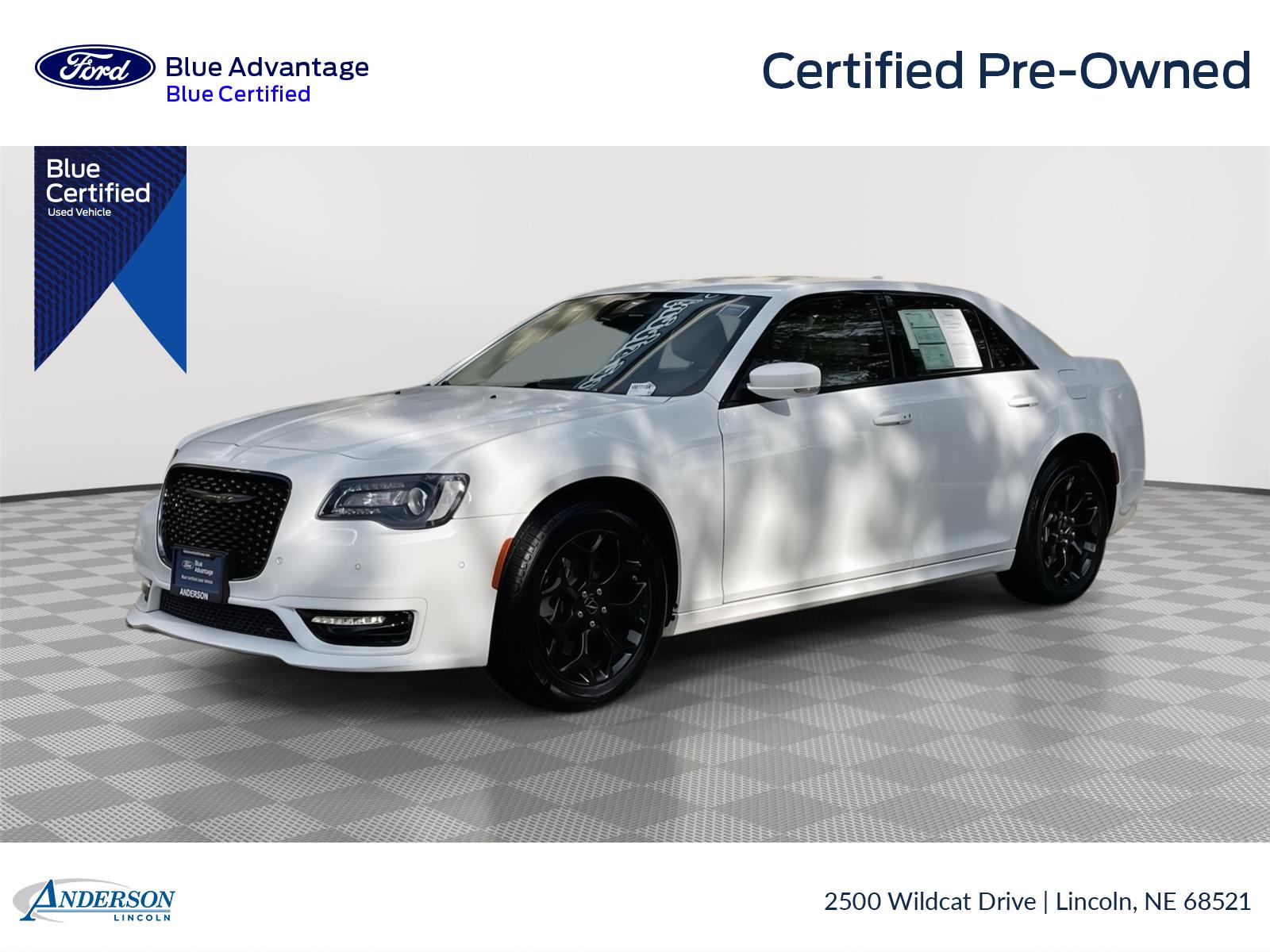 2023 Chrysler 300 Touring L's photo