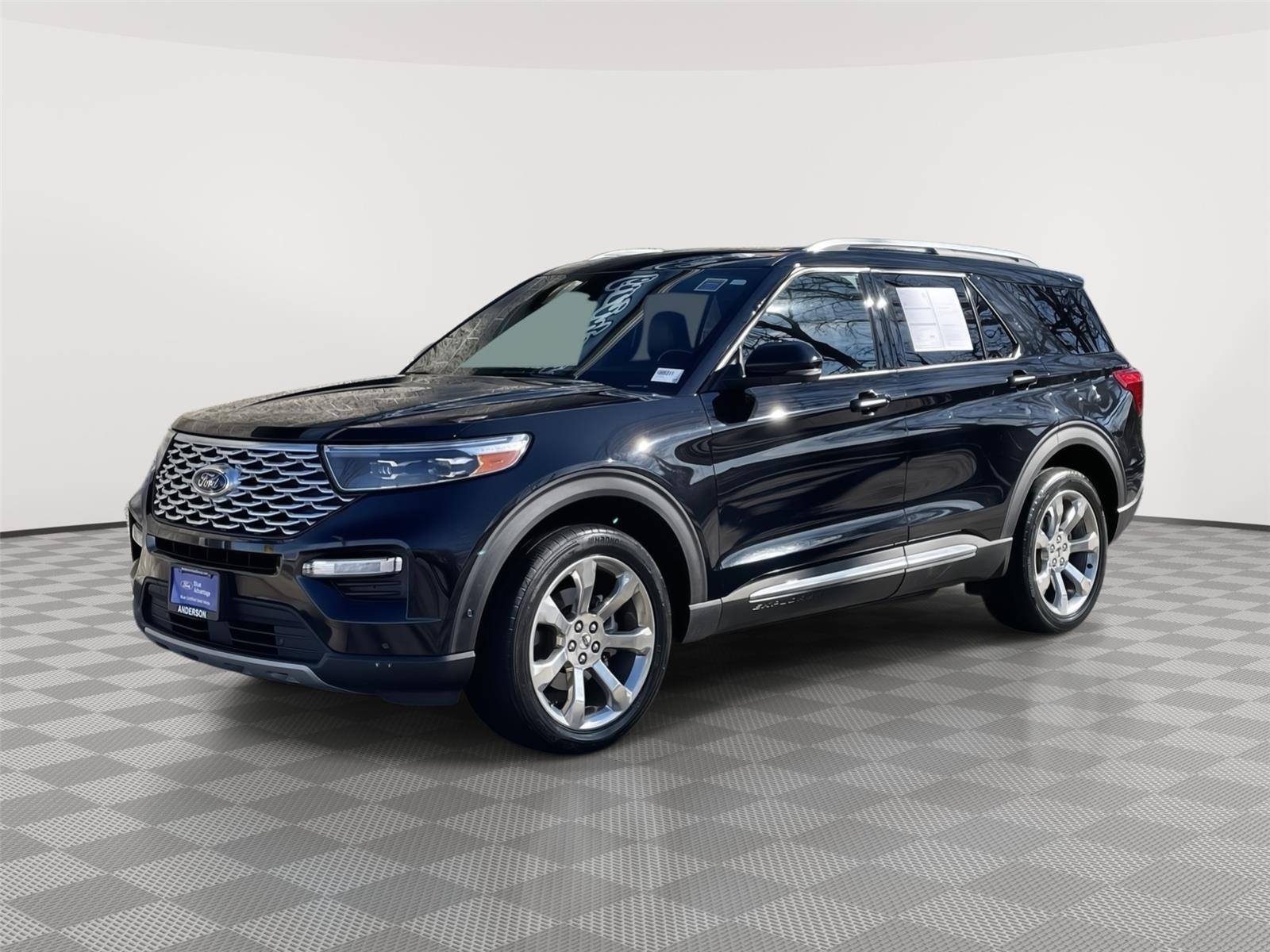 2020 Ford Explorer Platinum's photo