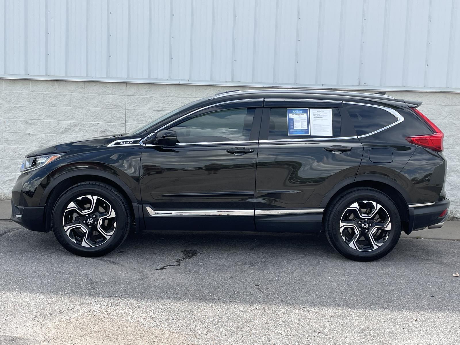 Used 2018 Honda CR-V Touring with VIN 7FARW2H99JE038192 for sale in Lincoln, NE