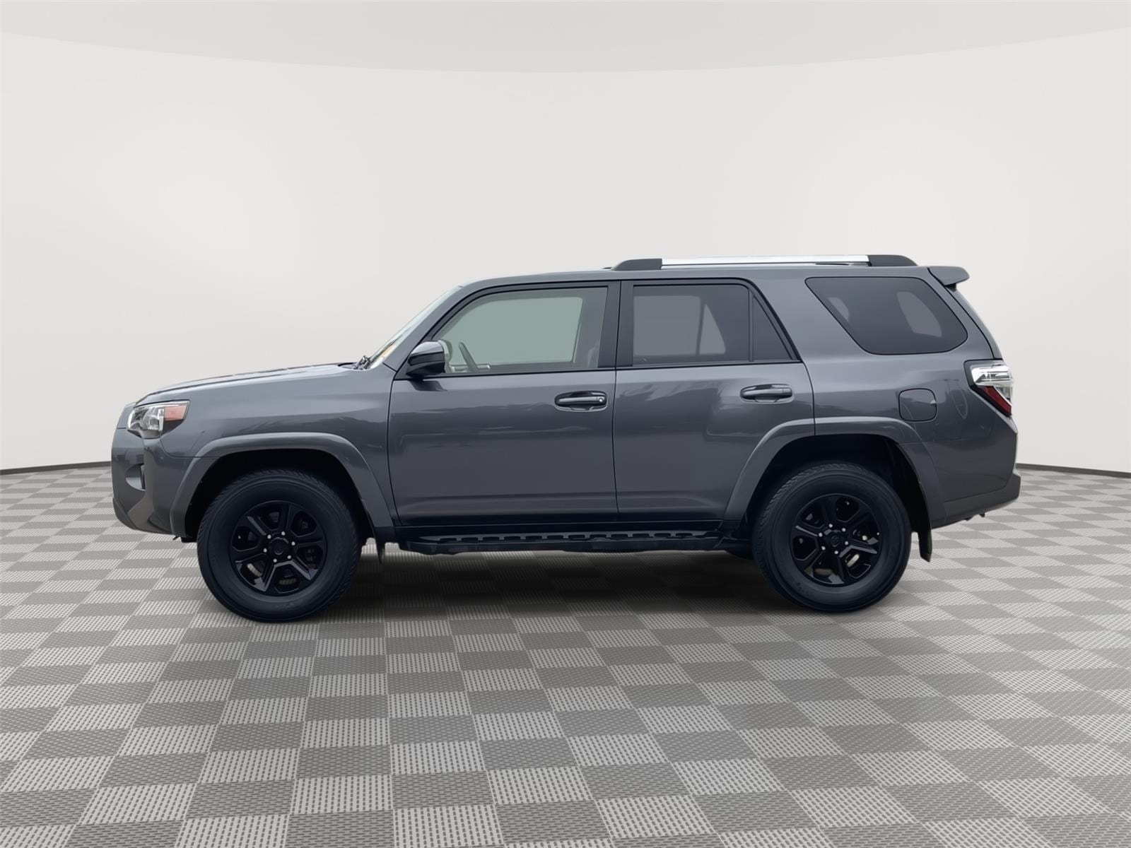 Used 2021 Toyota 4Runner SR5 with VIN JTEMU5JR9M5935909 for sale in Kansas City