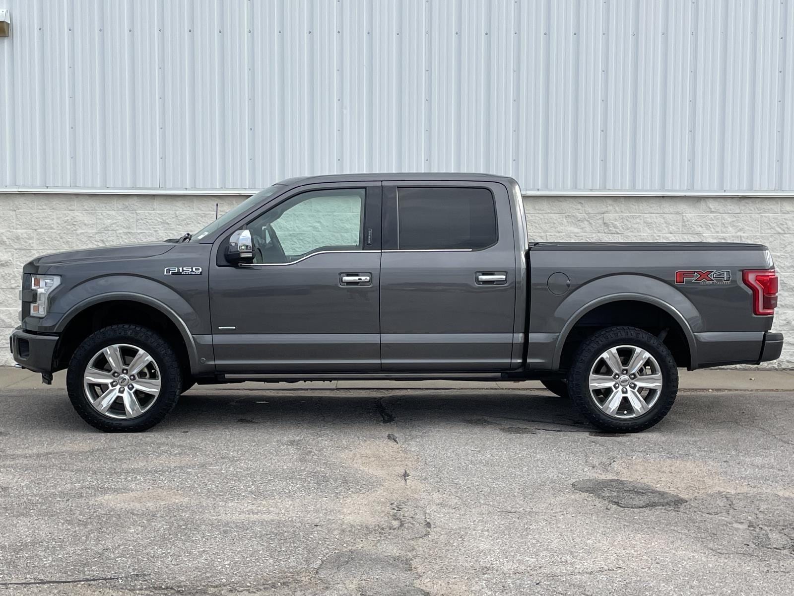 Used 2017 Ford F-150 Platinum with VIN 1FTEW1EG3HFA98045 for sale in Lincoln, NE