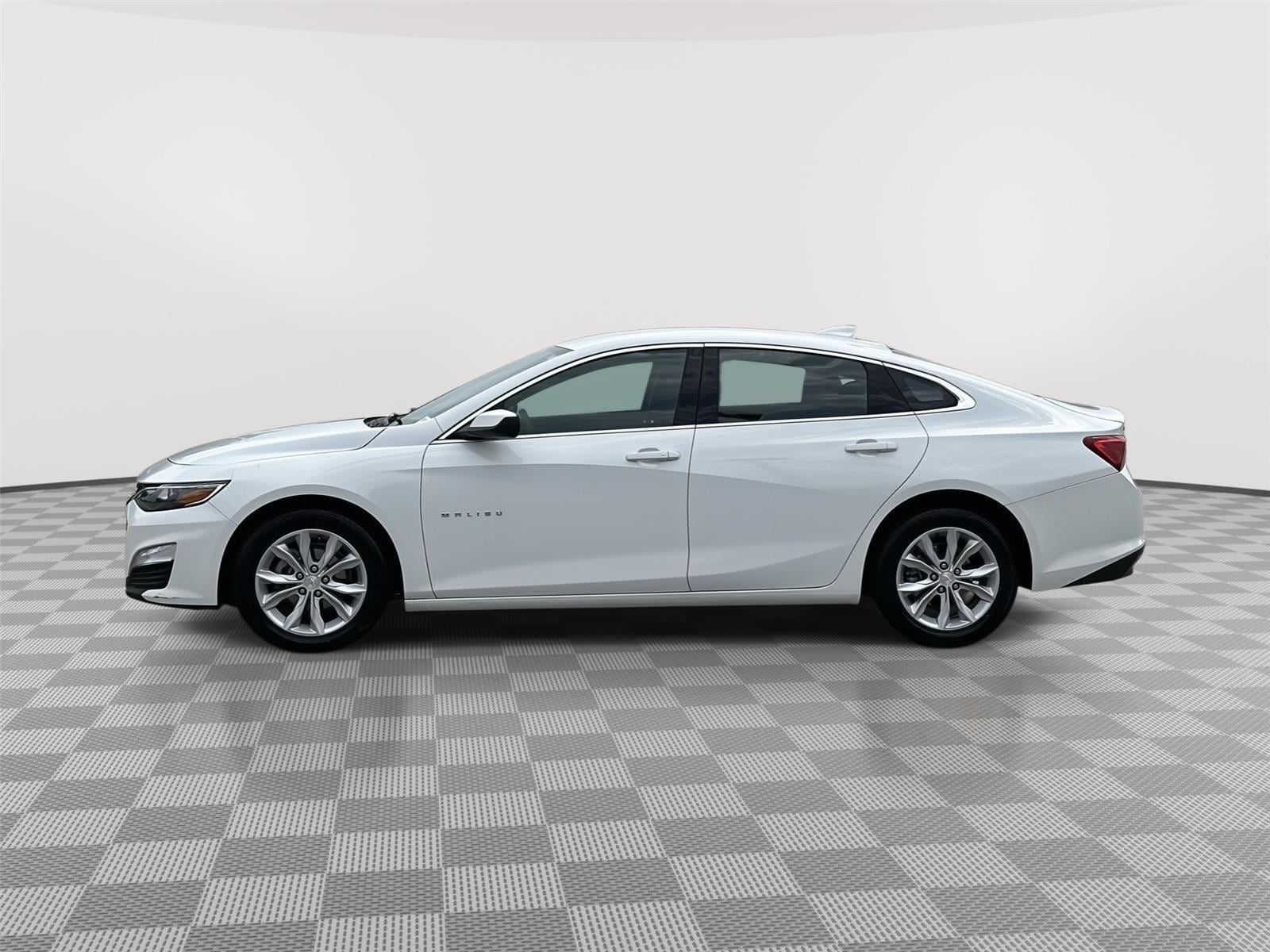 Used 2025 Chevrolet Malibu 1LT with VIN 1G1ZD5ST8SF136417 for sale in Kansas City